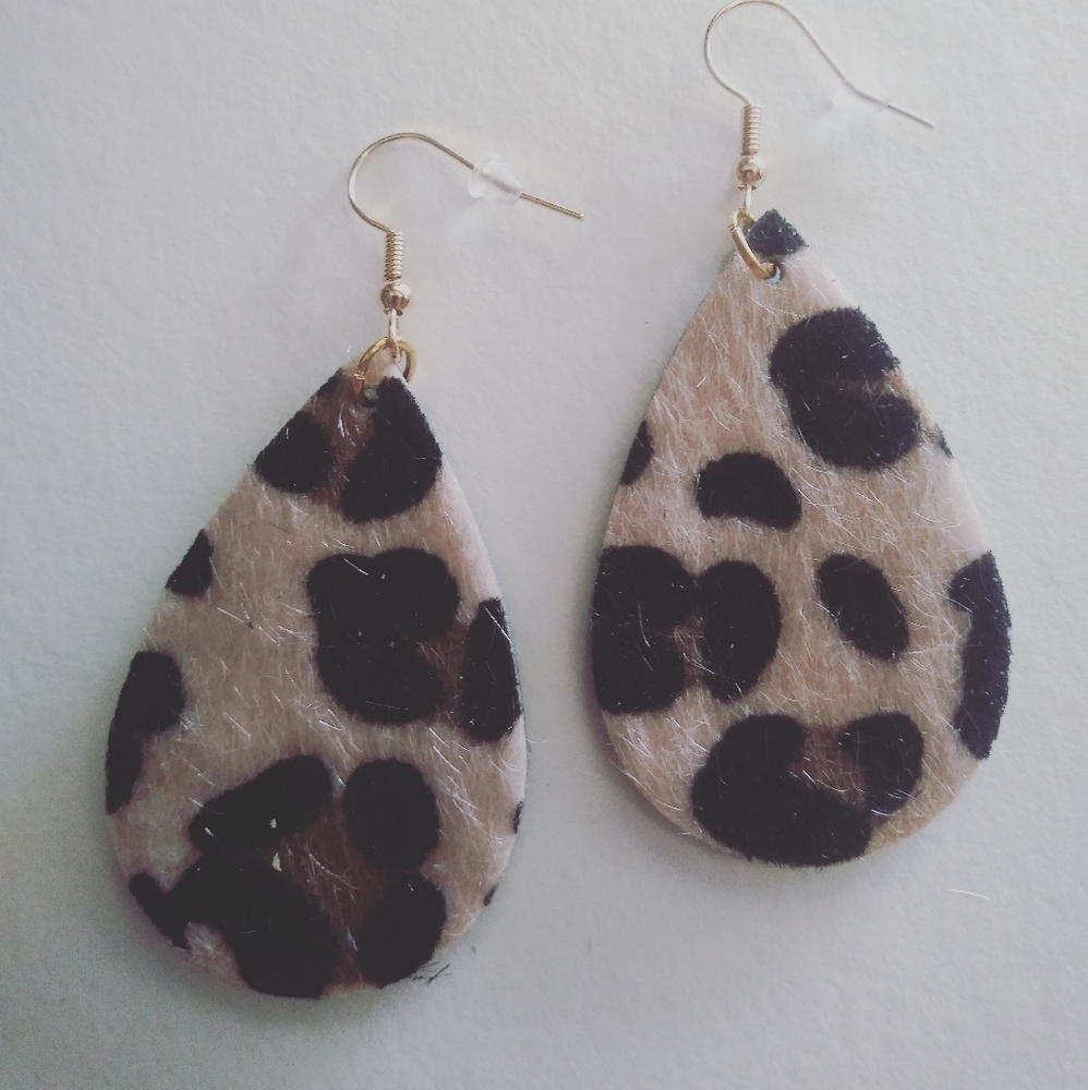 Leopard print drop earrings